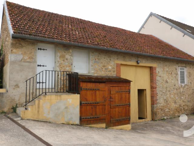 Dépôt 145 m2 Stockage / activité artisanale Fort potentiel Cuchery