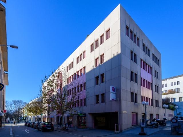 Dépôt de 152 m2 à louer proche de la gare