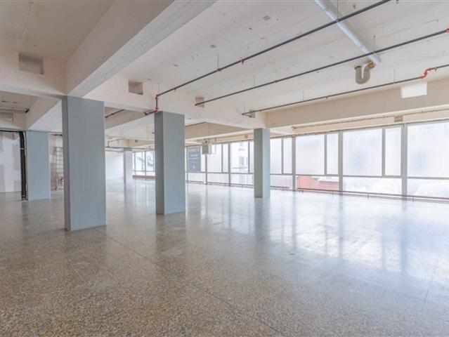 Depot, Lager von 100 m2 zu vermieten in Le Locle