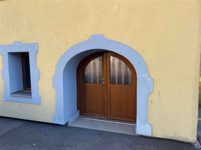 Depot mit Parkplatz