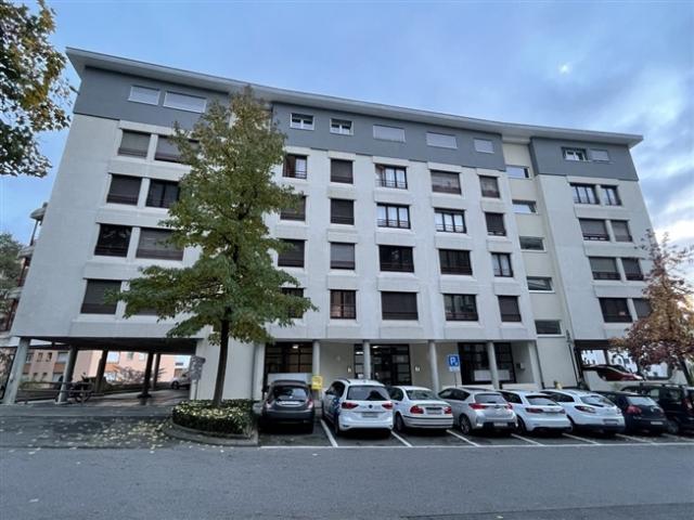 Dépôt spacieux de 620m2 idéalement situé à Clarens