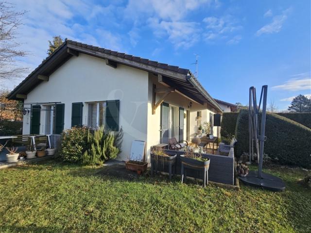 Der Charme einer einstöckigen Wohnung im Herzen von Pregny Chambésy
