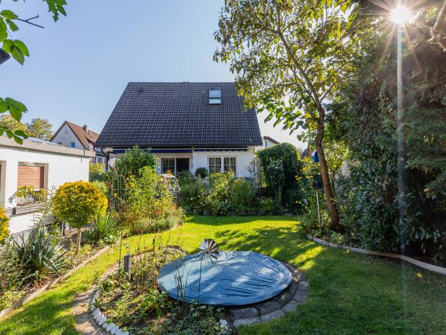 Der Sommer kann kommen! Einfamilienhaus mit POOL, TEICH und ENERGIEEFFIZIENZKLASSE *C