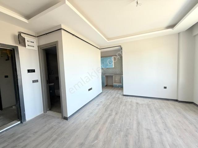 Dere Gayrimenkul Dilekten Giyinme Odalı Kiralık 1+1 Daire