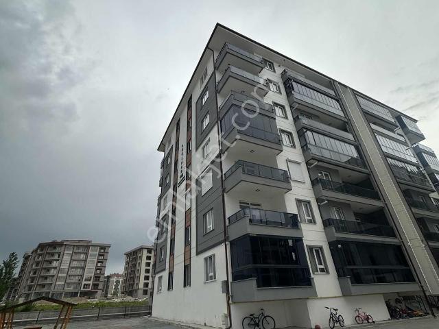 Deregüme Mahallesinde Satılık Lüks 3+1 Daire Site İçerisinde