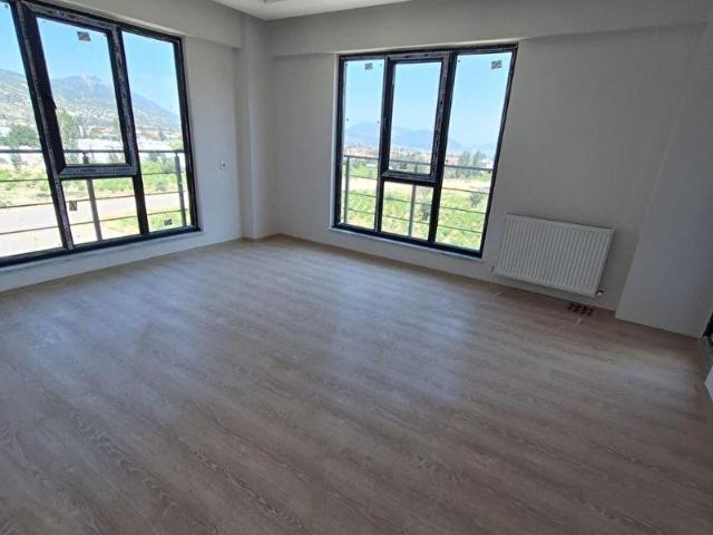 Deregümü 2+1 Odalı 90 M2 Net 140 M2 Brüt Daire Açıklamayı Okuyun