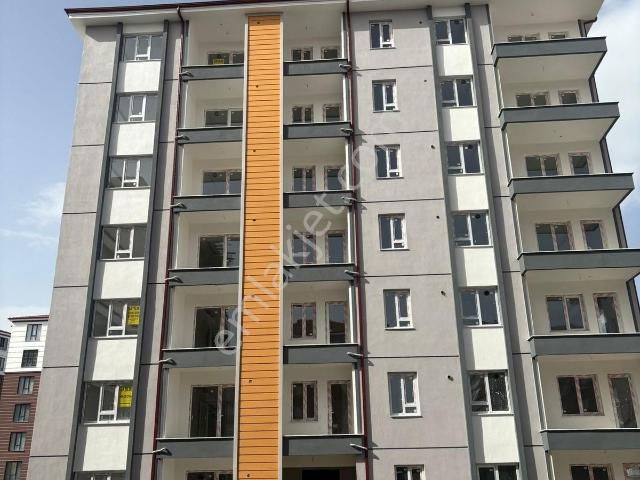 Deregümü Site İçi Anacadde Üzeri Ara Kat 2+1 Satılık Daire