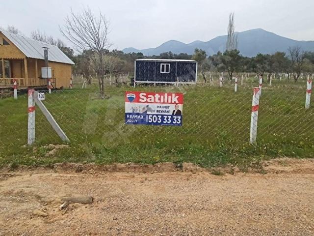DEREKÖY'DE 302 M2 SATILIK ARAZI
