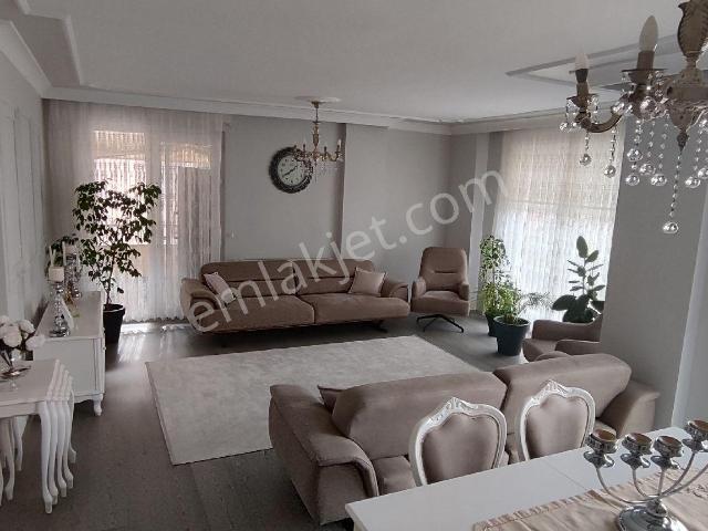 Derince Çınarlı'da Oldukça Kullanışlı Satılık 4+1 Daire