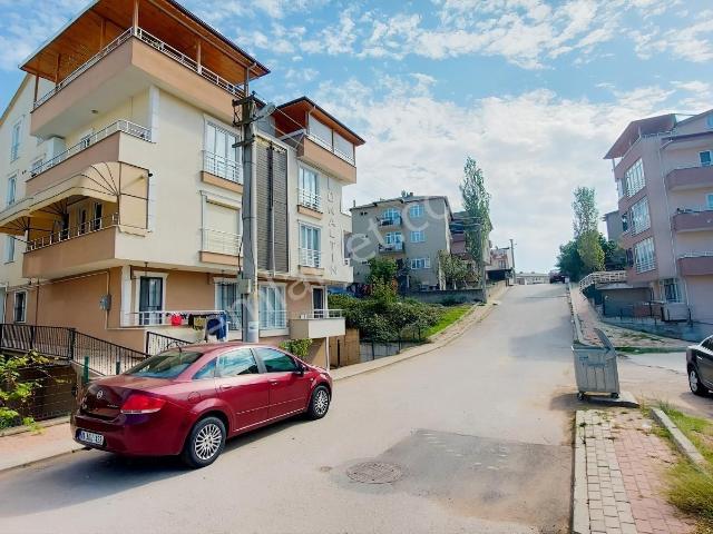 Derince Sırrıpaşa Satılık 2+1 Ara Kat Güzel Konum Daire