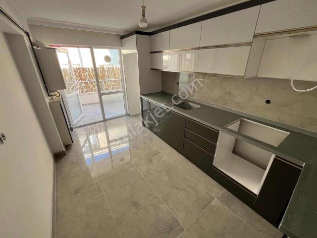 Derman'dan Ön Cephe Ebeveyn+kiler 140m2 İskanlı Çift Balkonlu