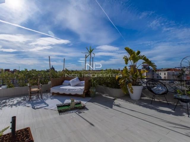 Dernier étage Magnifique Penthouse avec terrasse et vue panoramique à Nice Cimiez