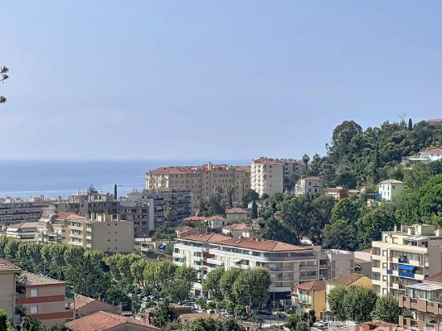 Dernier étage Menton 3 pièces 73m2 VUE MER CAVE