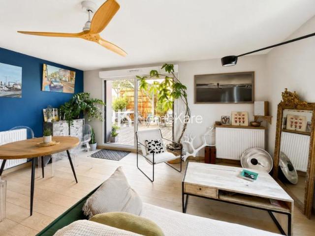 DERNIER ÉTAGE AVEC 28M2 DE TERRASSE