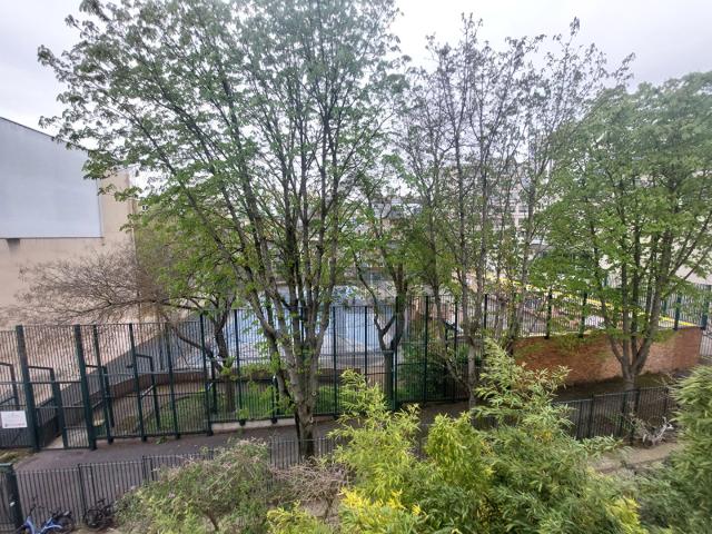 DERNIER ETAGE AVEC COMBES ET CAVE