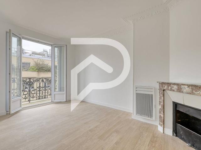 DERNIER ETAGE AVEC BALCON APPARTEMENT 2 PIECES ENTIEREMENT RÉ