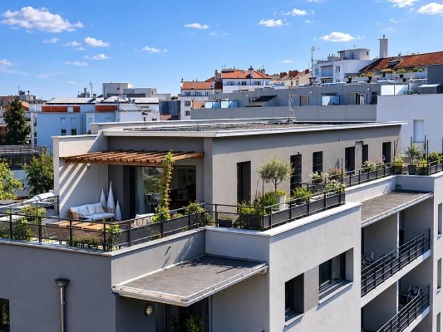 DERNIER ÉTAGE AVEC TOIT TERRASSE DE 80 M²