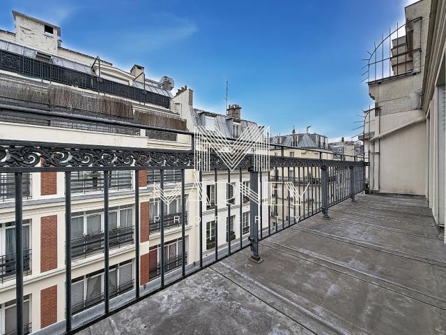 DERNIER ETAGE AVEC TERASSE