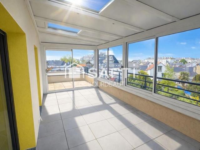 Dernier étage avec terrasse, parking et ascenseur