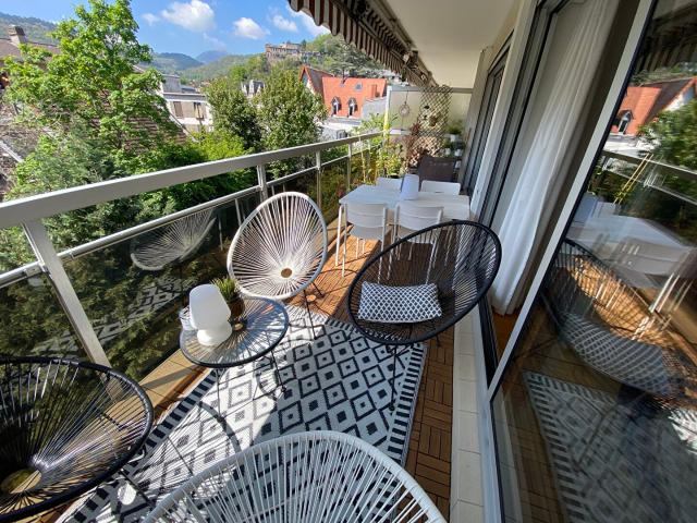 Dernier étage avec Terrasse et garage double !