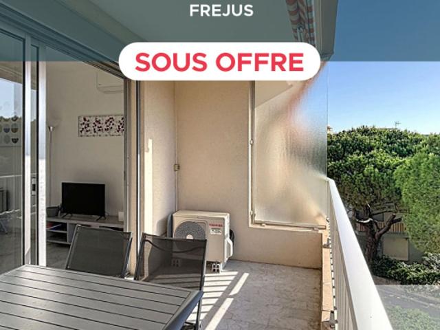 Dernier étage à 2 min de la mer T2 avec terrasse et parking