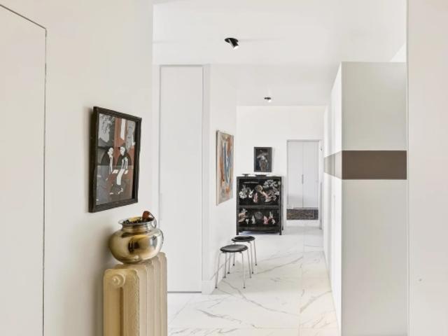 Dernier étage – Appartement 123 m2 de luxe rénové avec vue mer panoramique