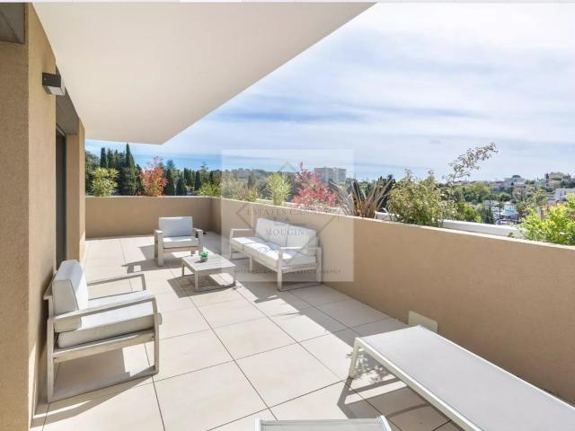 Dernier étage – Appartement 4 pièces neuf avec vue mer à Ant. 98m² Antibes
