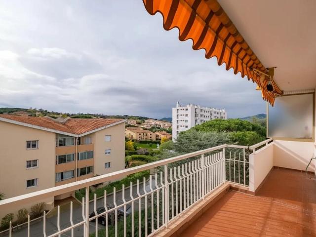Dernier Etage Appartement 92.5m² avec terrasse calme Le Ca. 92m² Le Cannet