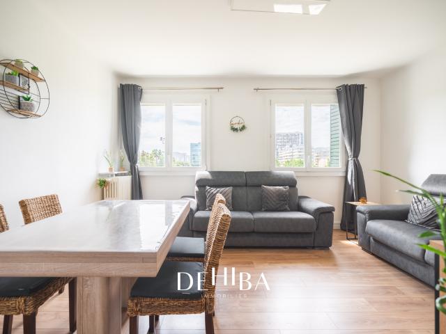 DERNIER ETAGE: BEAU T2 DE 48M2 AVEC LOGGIA, CAVE ET PARKING SECTEUR MICHELET / SAINT GINIEZ
