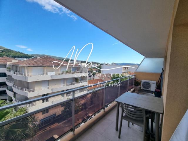DERNIER ETAGE CENTRE VILLE SPLENDIDE T2 36M2 AVEC TERRASSE 1