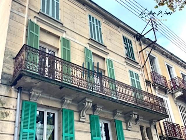 Dernier étage, charme haussmannien et potentiel unique: votre duplex à Draguignan !