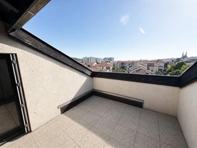 DERNIER ÉTAGE / DUPLEX / TERRASSE / BALCON / GARAGE / CAVE / CHAMALIÈRES / BEAULIEU