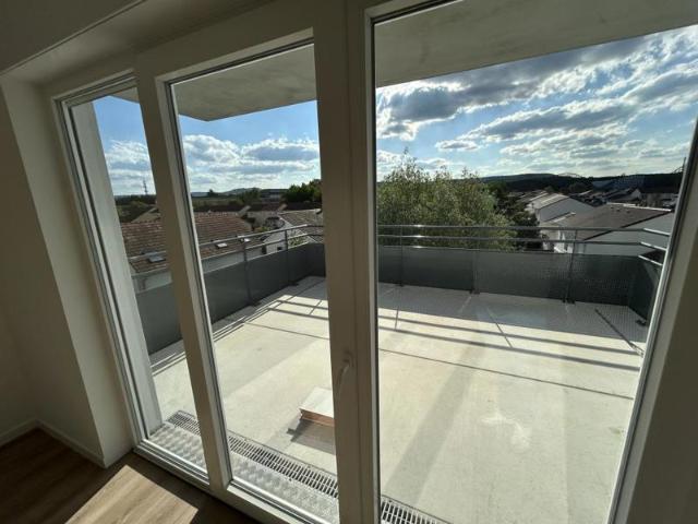DERNIER ETAGE – finitions soignées CALME ET LUMIERE