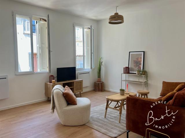 Dernier étage prêt à vivre au coeur de Marseille 53m² Marseille 1er
