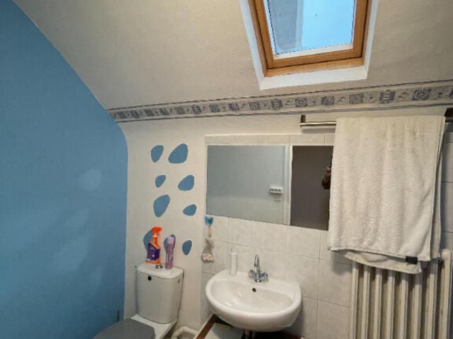Dernier étage proche RER A: Appartement de 35.16 m2 avec chauffage collectif