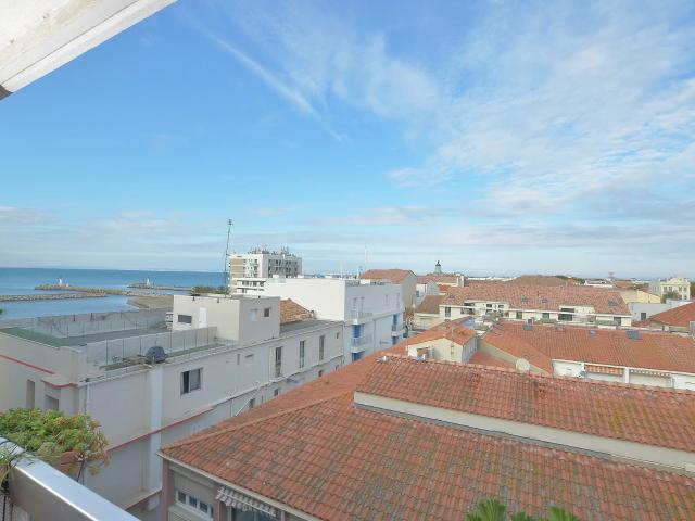 DERNIER ETAGE, SANS VIS A VIS & VUE MER LATÉRALE