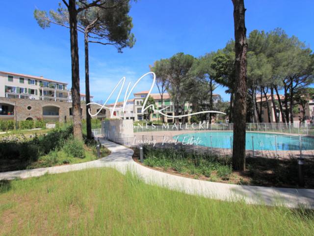 DERNIER ETAGE T3 AVEC DOUBLE GARAGE DANS COPROPRIETE RECENTE