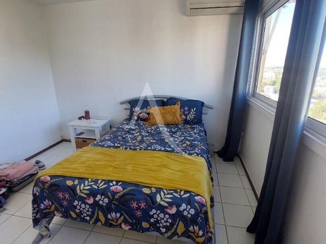 DERNIER ETAGE T3 Bis de 69,42 m2 Fort de France