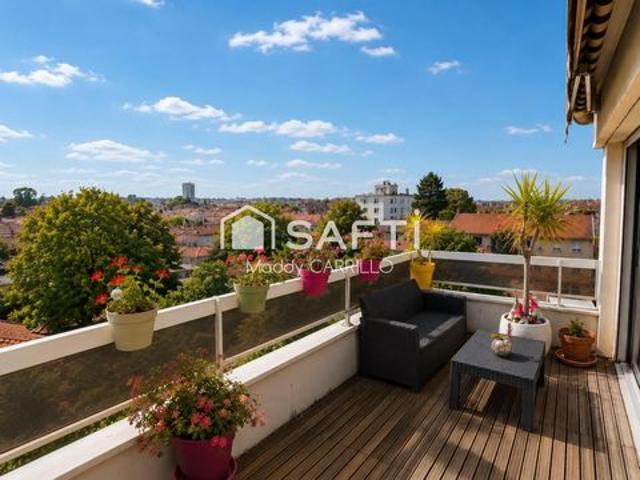 Dernier étage, terrasse et lumière: une adresse rare au cœur du Bouscat