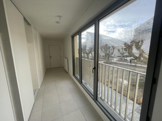 Dernier Etage Terrasse et Parking Proche Tram