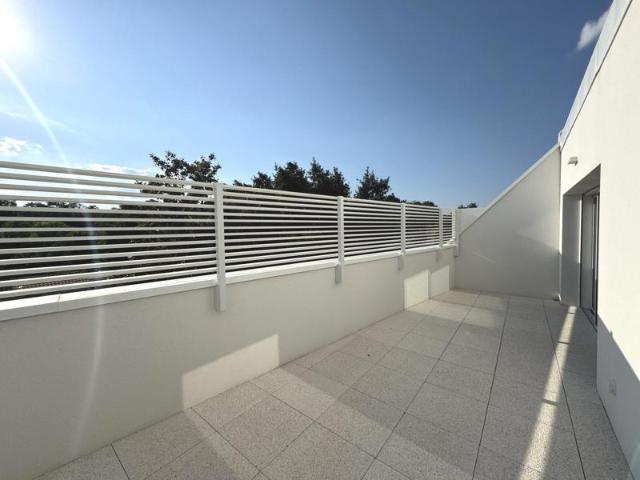 Dernier Etage Terrasse Parkings Cellier