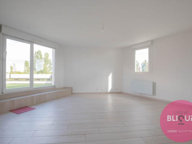 DERNIER ETAGE VUE FORET