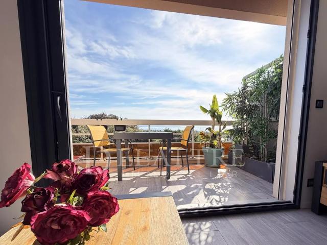 Dernier étage Vue panoramique mer et montagnes 62m² Antibes