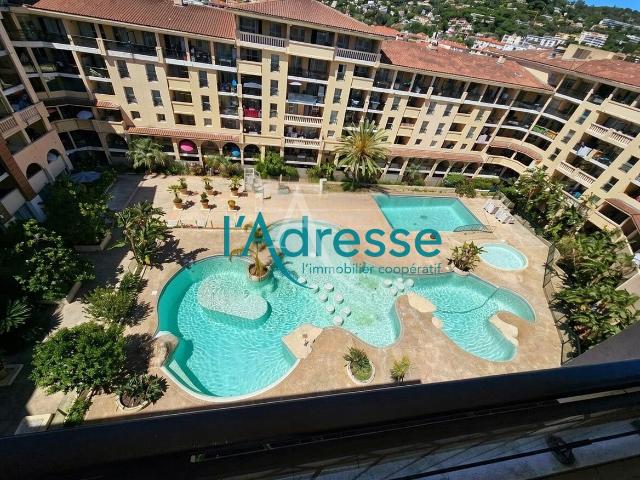 DERNIER ETAGE 2 pièces 28m2 avec Parking! 27m² Cannes