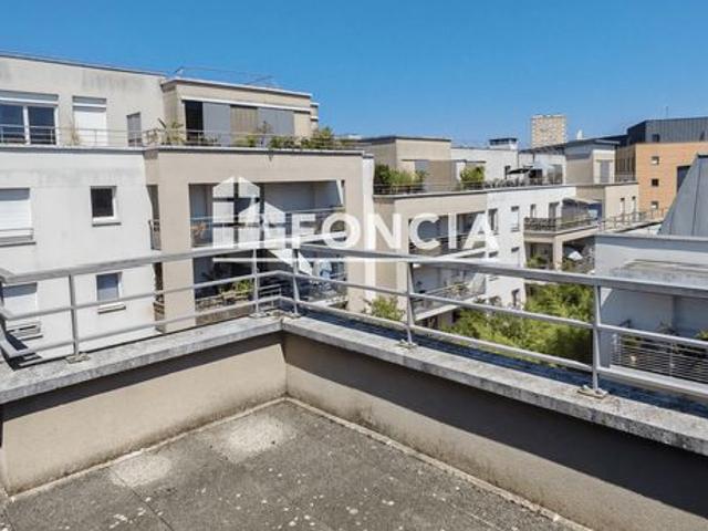 Dernier etage / 2 terrasses / parfait etat