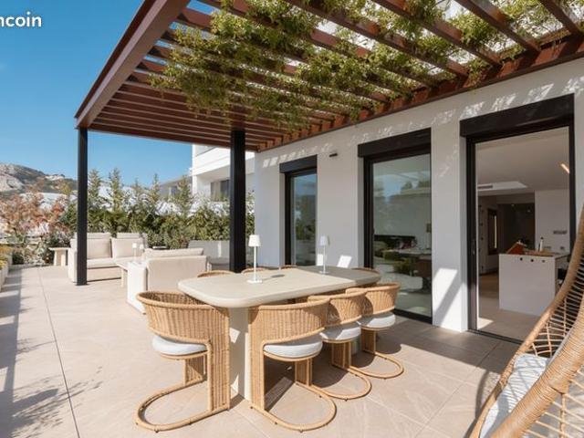 Dernier étage 61 mètres carrés de terrasse et vues d’exception