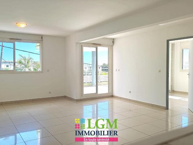 Dernière baisse de prix T4 de 102 m² avec terrasse et 2 pa. 102m² Sainte Clotilde