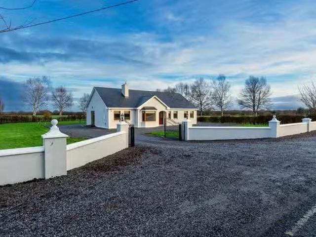 Derrymore, Blue Ball, Co. Offaly, R35K597 is for sale