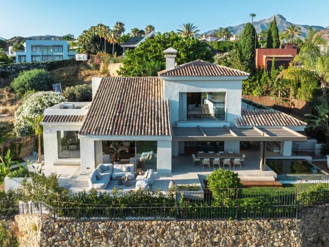 Destacados. Ubicada en el prestigioso Valle del Golf de Nuev. 785m² Marbella