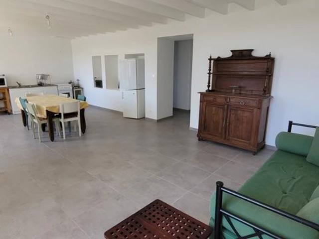 Des racines solides, 109m2, 3 chambres, dépendances et 6600